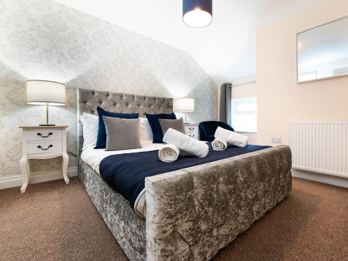 Scarborough Stays - Luxury Townhouse Ideal For Large Groups - Hot Tub Eksteriør billede